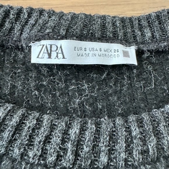 Zara Gray Ribbed Sweater - Picture 2 of 3